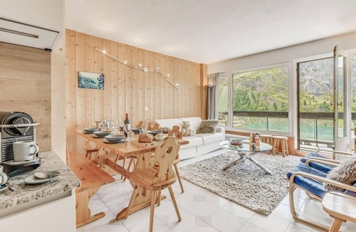 Tignes le Lac Apartment | 20m from resort center, 6th floor, view lake, tv, ski locker, 70m², Tignes