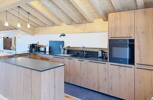 Les Eucherts Apartment | 250m from shops, balcony, fireplace or stove, parking, ski locker, 181m², La Rosière