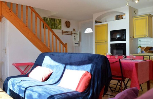 Saint-Pierre-la-Mer House | 3-room villa with air conditioning, parking, and pets allowed in Saint-Pierre-la-Mer