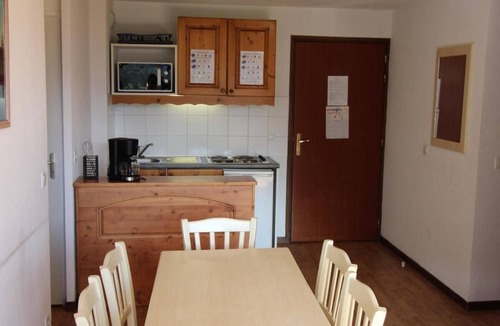 Villarodin-Bourget Apartment | 300m from resort center, 1st floor, balcony, parking, tv, ski locker, 45m², La Norma