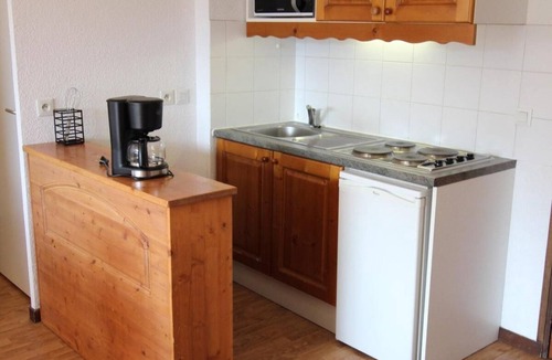 Villarodin-Bourget Apartment | 300m from resort center, 1st floor, balcony, parking, tv, ski locker, 45m², La Norma