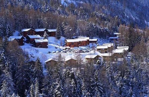 Villarodin-Bourget Apartment | 300m from resort center, Ground floor, balcony, parking, tv, ski locker, 35m², La Norma