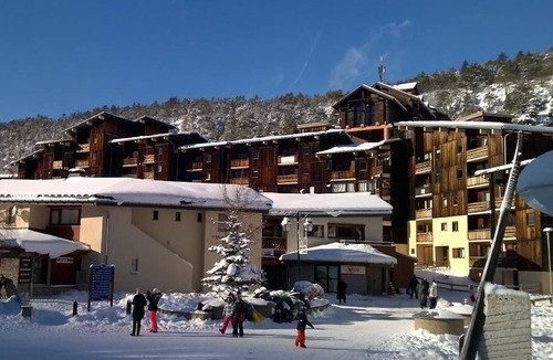 Villarodin-Bourget Apartment | 30m from resort center, 1st floor, balcony, parking, tv, ski locker, 27m², La Norma