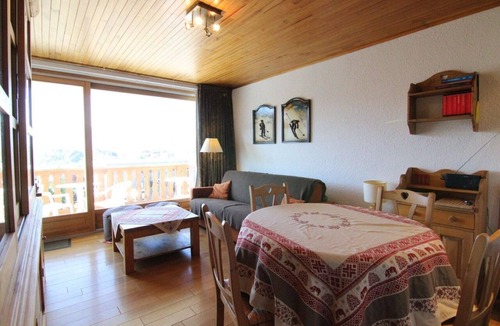 Jeux Apartment | 350m from resort center, 2nd floor, balcony, tv, 35m², Alpe d'Huez