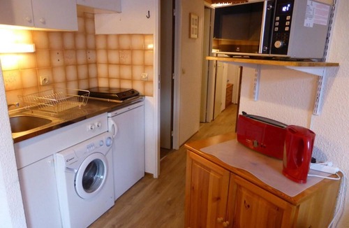 Les Contamines-Montjoie Apartment | 3rd floor, view mountain, balcony, parking, tv, ski locker, 38m², Les Contamines-Montjoie