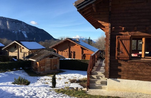 Les Carroz-d'Araches Ski Chalet | 5-bedroom chalet for 10 with private parking