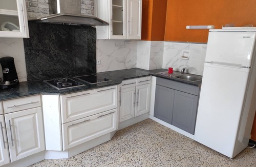 Craponne-sur-Arzon Apartment | 55 m² apartment in downtown Craponne-sur-Arzon, with many shops nearby