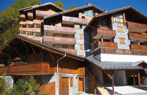 Champagny-en-Vanoise Apartment | 8th floor, balcony, fireplace or stove, tv, 85m², Champagny-en-Vanoise