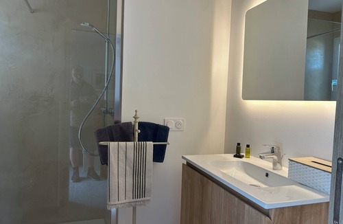 Castillon-du-Gard Bed & Breakfast | A 2 km du Pont-du-gard, Entre Nîmes, Uzès et Avignon