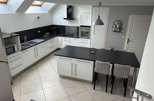 Vignoles Apartment | A 3-star apartment, quiet, spacious, and bright, located in a village 5 km from Beaune.
