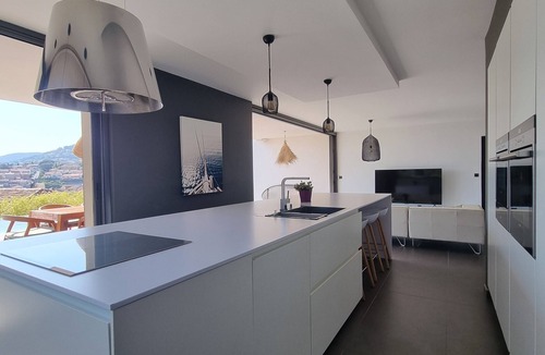 Cavalaire-sur-Mer Villa | A beautiful luxury villa in a quiet location 1 km from the beach and town centre
