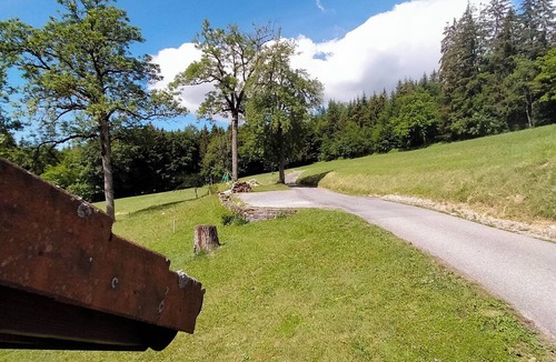Viuz-en-Sallaz House | A country house in a quiet location on the edge of the woods.