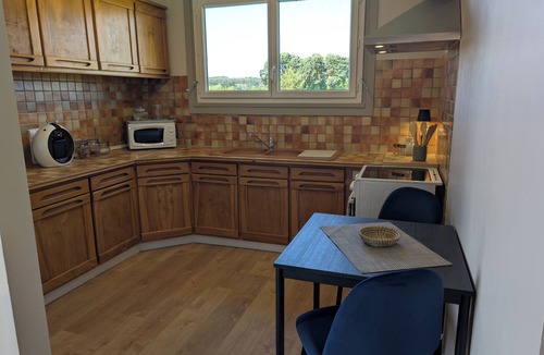 Noyers-sur-Cher Apartment | A cozy and pleasant home, 9 minutes from the zoo and close to the castles.