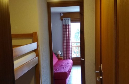 Hirmentaz Apartment | A cozy studio for 4 people in Bellevaux Hirmentaz, at an elevation of 1,100 meters in the Alpes du Léman.