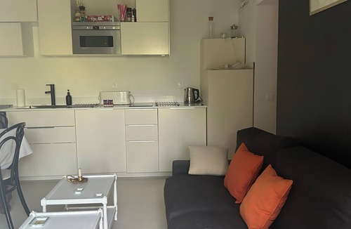 Aix-en-Provence Ski Chalet | A little corner of paradise in the heart of the Aix countryside