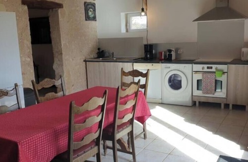 Nazelles-Negron House | A vacation rental with a pool in the countryside, 10 mm from Amboise. Pets welcome!