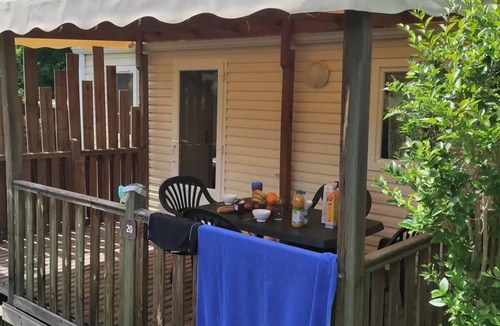 Saint-Paul-de-Vezelin House | Air-conditioned 2-bedroom mobile home with television sleeps 4