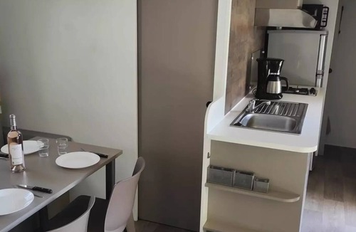 Saint-Paul-de-Vezelin House | Air-conditioned mobile home/2 bedrooms/25m2/TV/Covered terrace 5 people