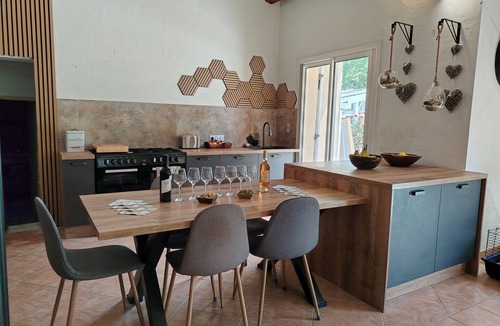 Orange House | Air-conditioned house in a 19th-century country estate with a private pool