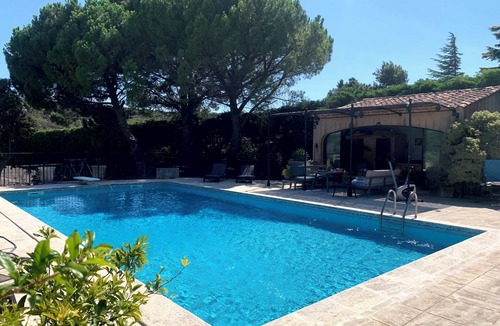 Caumont-sur-Durance House | Alpilles and Luberon Large family home 10 pers swimming pool tennis jacuzzi