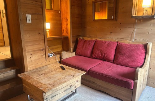 Saint-Ferreol Apartment | Apartment 'Appartement Dans Maison' with Mountain View, Private Terrace and Wi-Fi
