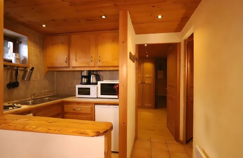 Bonneval-sur-Arc Apartment | Apartment “Chalet La Clavarine” with Mountain View and Wi-Fi