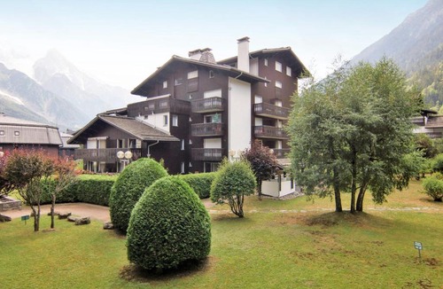 Chamonix City Centre Apartment | Apartment Clos du Savoy-8 by Interhome