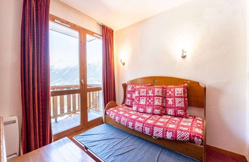 Valfrejus Apartment | Apartment in Modane with Ski Slope Access