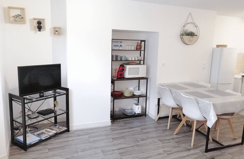 Montsalvy Apartment | Apartment in the historic center - Montsalvy