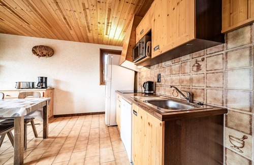 Chatel Apartment | Apartment 'La Flèche De Bronze - 6 People' with Mountain View, Balcony and Wi-Fi