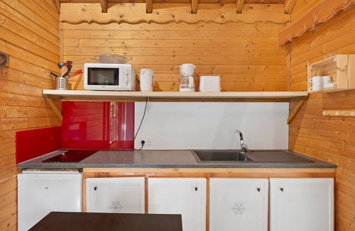 Vaulnaveys-le-Bas Apartment | Apartment 'Lavande' with Mountain View, Wi-Fi and Air Conditioning