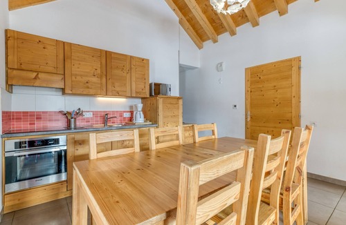 Saint-Jean-d'Arves Apartment | Apartment 'Le Dahut' with Mountain View, Shared Terrace and Wi-Fi