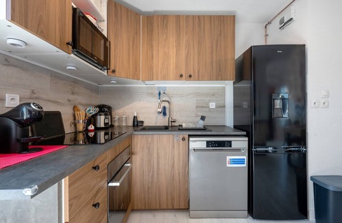 Albertville Apartment | Apartment 'T3 Comfort, Pool, Terrace' with Mountain View, Wi-Fi and Air Conditioning