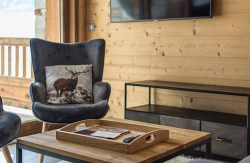 La Toussuire Apartment | Apartment with large terrace on the slopes - up to 8 guests