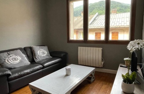 Saint-Michel-de-Maurienne Apartment | APPARTEMENT 5 pers TOUT CONFORT in St Michel de Maurienne/SKI VELO RANDO access