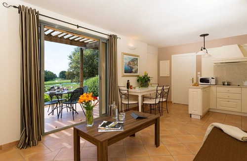 Saumane-de-Vaucluse Condo | Appart spacieux et confortable 8p, avec balcon