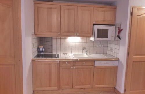 Meribel Apartment | Appartement 2 pièces cabine pour 4 à Méribel avec parking couvert - FR-1-411-677