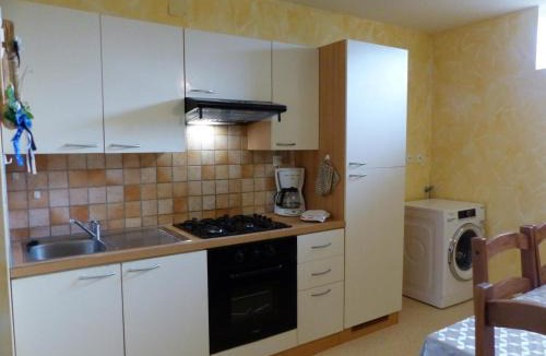 Saint-Palais Apartment | Appartement chaleureux pour randonnées au Pays d'Huriel - FR-1-489-418