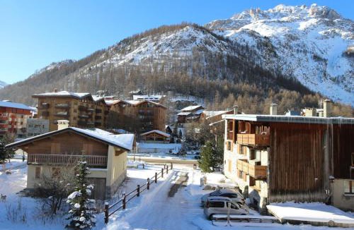 Le Cret Apartment | Appartement de Charme avec Cheminée et Grande Mezzanine à Val-d'Isère - FR-1-694-189
