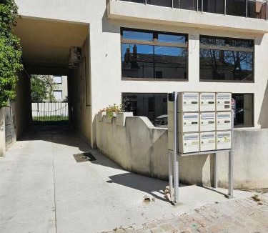 Saint-Martin-de-Crau Apartment | Appartement résidentiel entre Provence et Alpilles