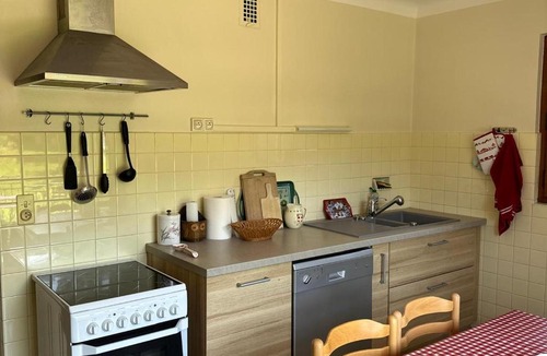Evian-les-Bains Apartment | Appartement spacieux à Évian avec parking et animaux admis - FR-1-498-4