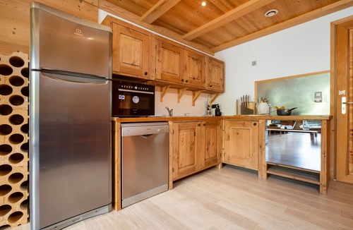 Servoz Apartment | Apt La Sauvageonne in Servoz Balcony & Mountain views, Servoz (Chamonix), France