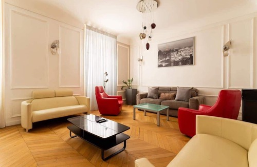 Ternes House | Arc de Triomphe : Home - A/C & Parking