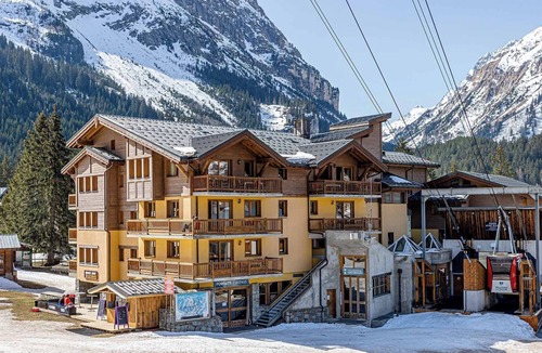 Pralognan-la-Vanoise Condo | Au pied des pistes! Bel Appartement+ casiers à ski