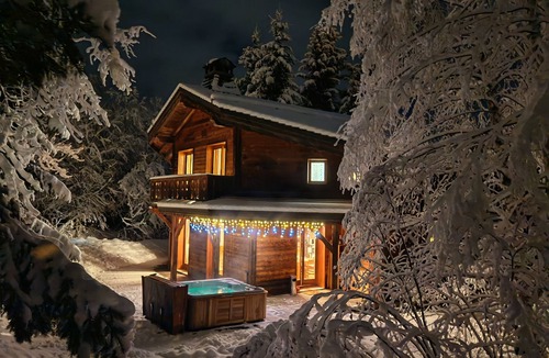 La Perriere Ski Chalet | Authentic Chalet LEA 2-Star- Courchevel, La Tania - Heart of the Forest -Jacuzzi