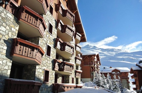 Les Menuires Ski Chalet | AUX MENUIRES APARTMENT IN LUXURY RESIDENCE SLEEPS 6. 2 BEDROOMS.