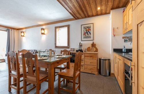 Bonneval-sur-Arc Apartment | Bamboo - Apartment on the slopes with terrace - up to 6 guests