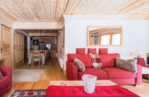 Le Cret Apartment | Beautiful 3-room apartment, near the center, with parking