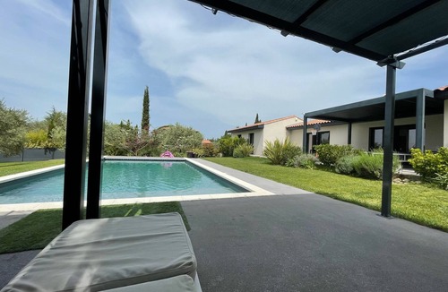 Grand Sud Villa | Beautiful and modern Villa with Pool and automated Pergola, Aix en Provence