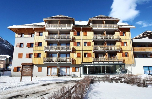 Le Serre Barbin Apartment | Beautiful apartment for 4 guests with WIFI, pool, TV, pets allowed and parking